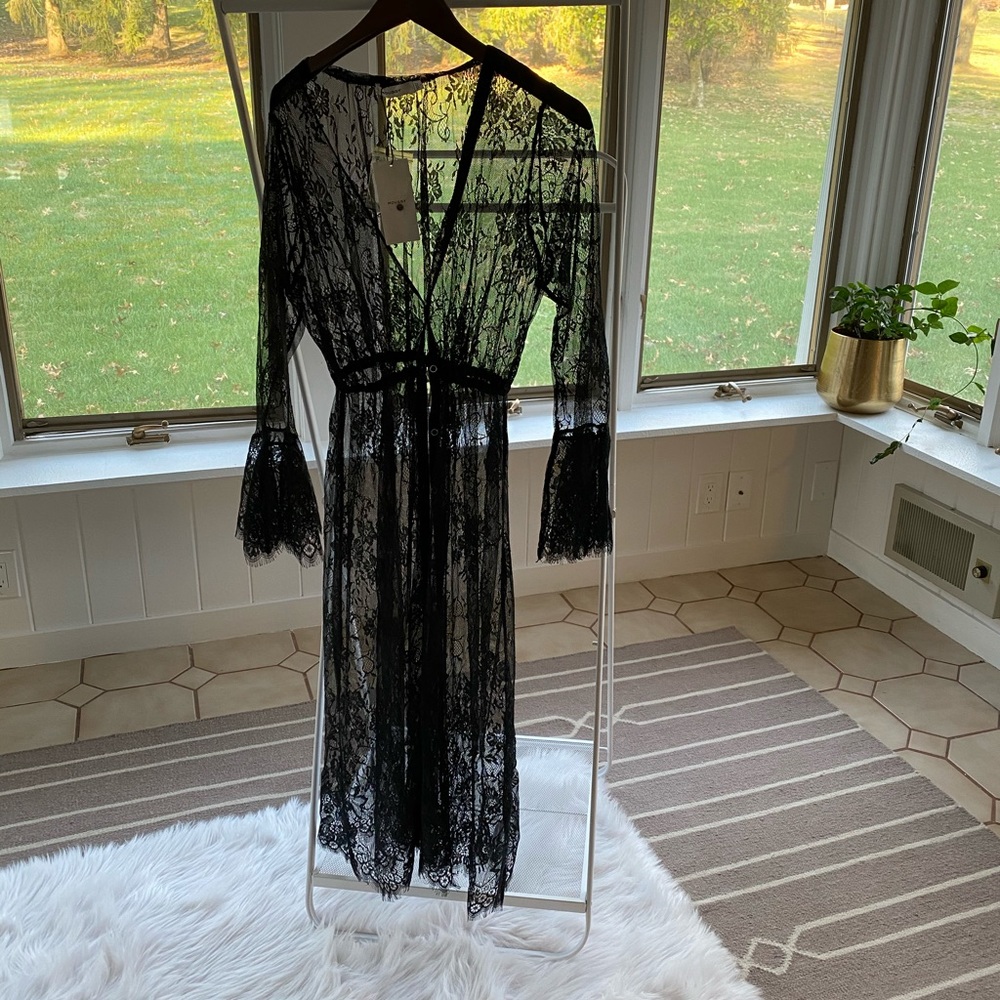 Elegant Black Lace Women Dress - Picture 3 of 7